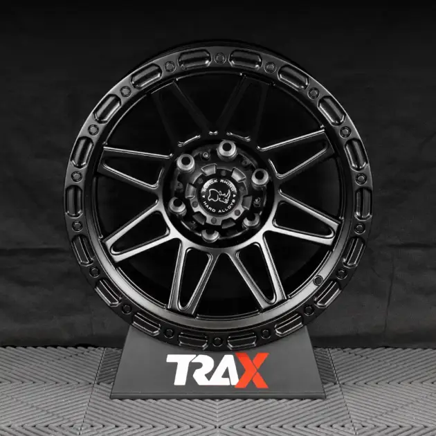 Llantas aro 17 apernadura 5x130 modelo M021NM