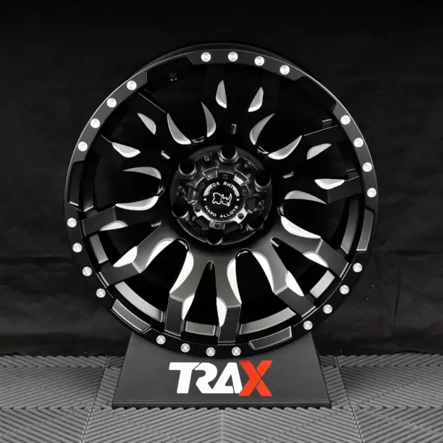 Llantas aro 17 apernadura 6x130 modelo M124NM
